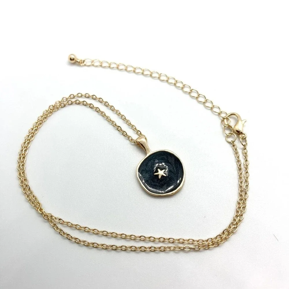 BLACK Resin Shooting Star Lucky Charms Necklace - Picture 4 of 8